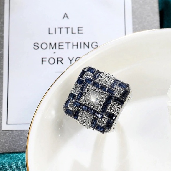 💕Huge statement ring - Picture 6 of 11